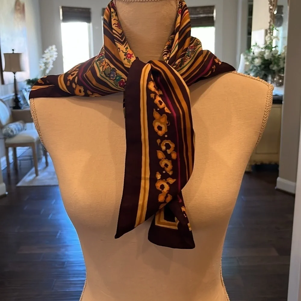 Totes Large Floral Scarf 30” x 30” Square 100% Polyester Made in Italy Floral